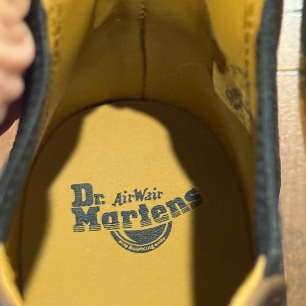 Dr Marten AirWair women’s boots - Picture 6 of 6